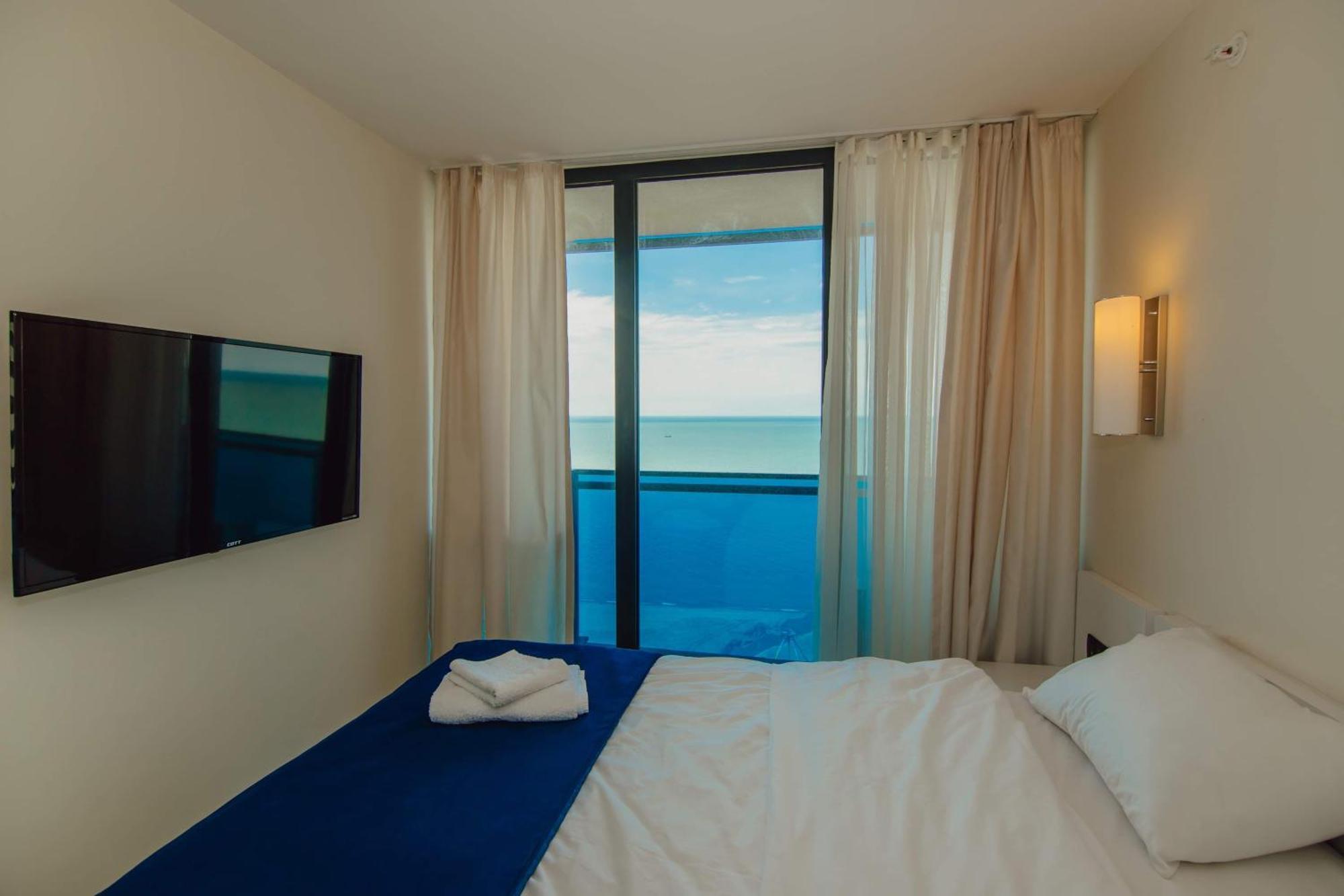 Luxury Beach Front Hotel Batumi Exterior foto
